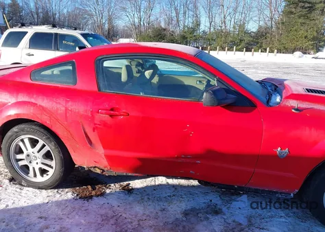 2009 Ford Mustang V6/V6 Premium z USA, uszkodzony, nr VIN 1ZVHT80N495112169
